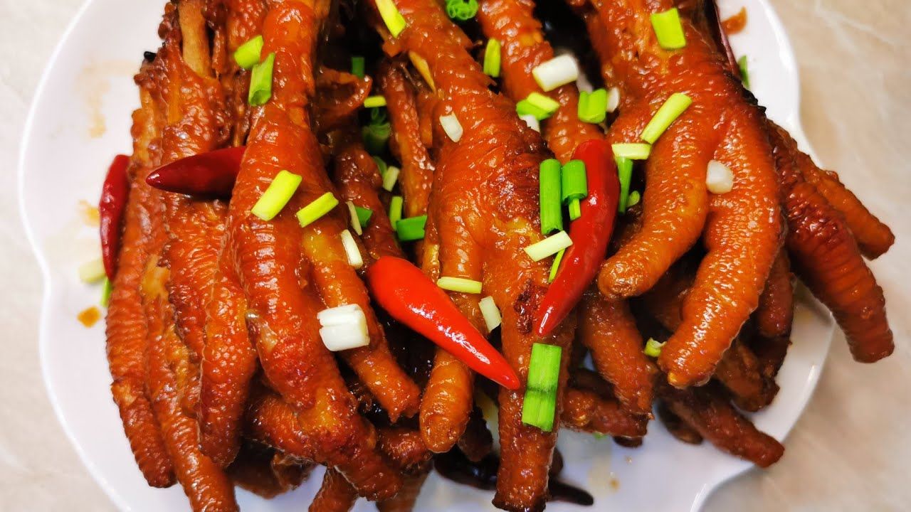 Kuřecí pařátky v omáčce. Ideální recept pro zvýšení kolagenu