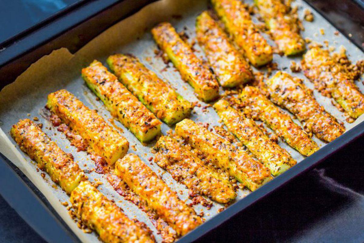 Křupavá cuketa bez smažení: ideální obal na pečení v troubě nebo fritéze
