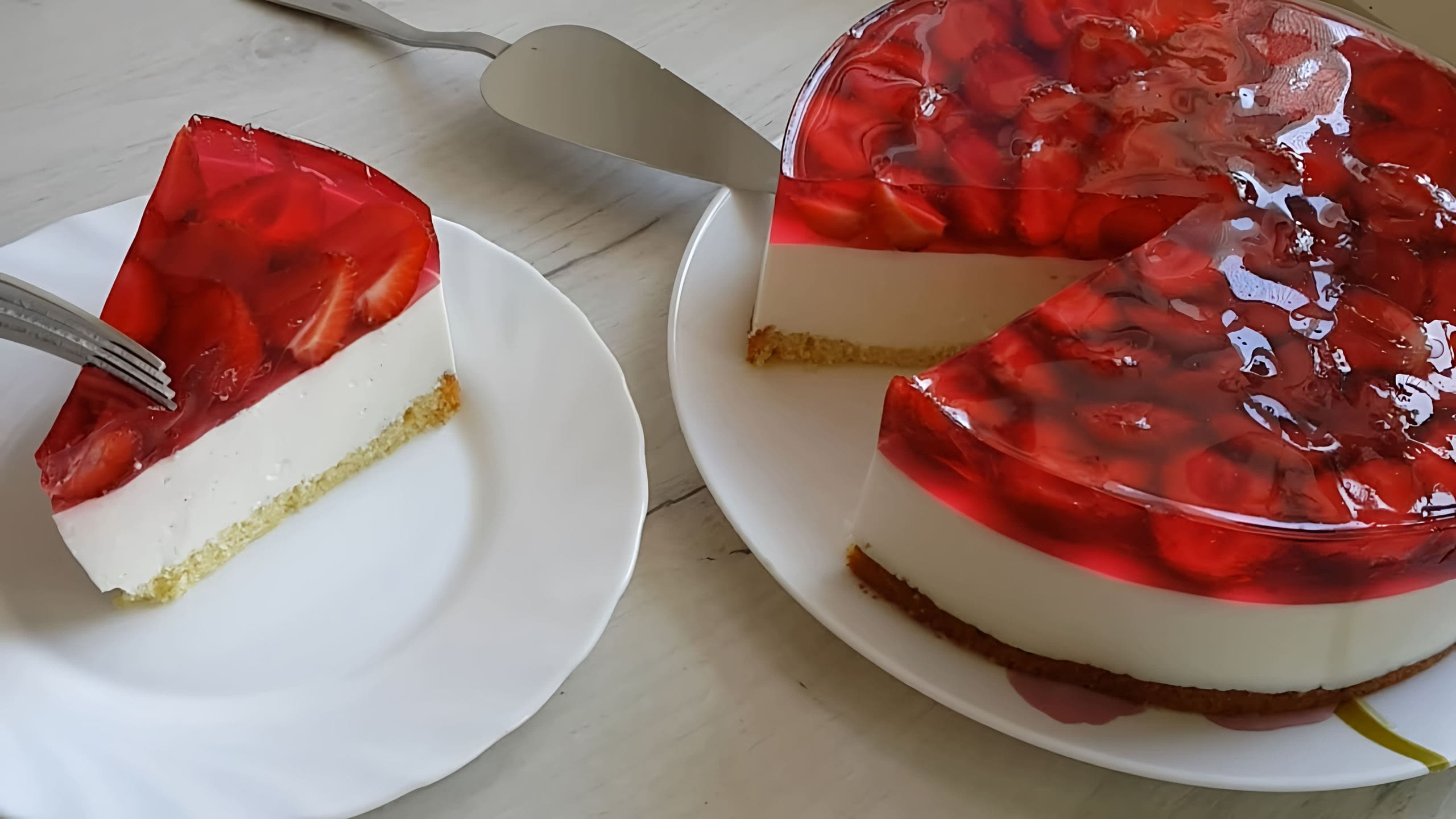 V životě jsem nejedla lepší jahodový koláč. Zmizí do poslední drobky.