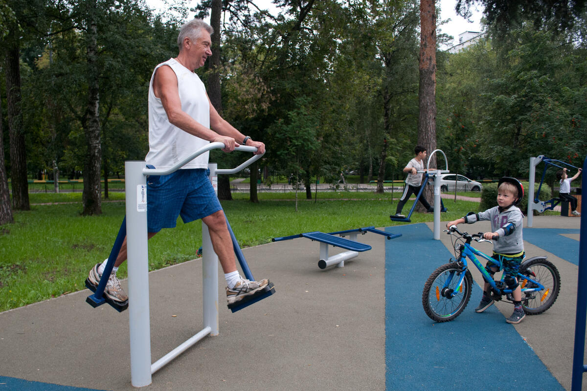 Žádné činky ani kliky: gymnastika pro lidi nad 65 let, která posiluje zdraví a podporuje komunikaci