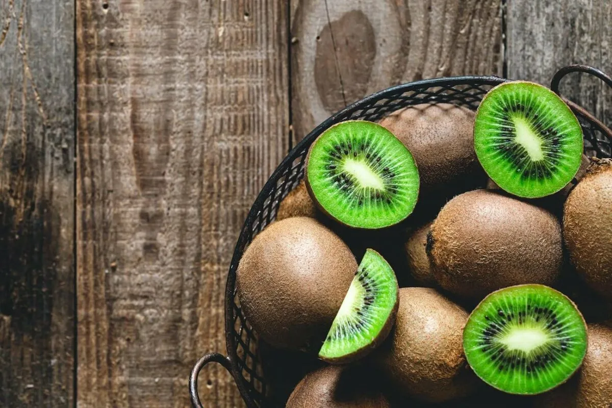 Ideální ovoce pro produkci kolagenu a vitamínu C, které posilují klouby a kosti