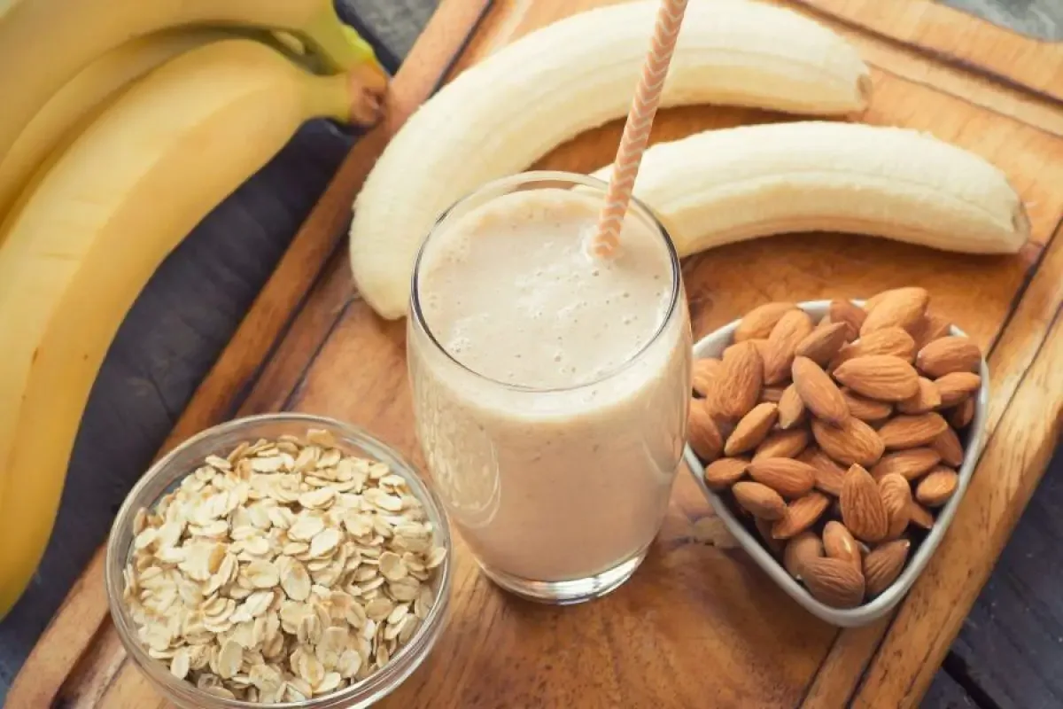 5minutový banánovo-mandlový proteinový koktejl
