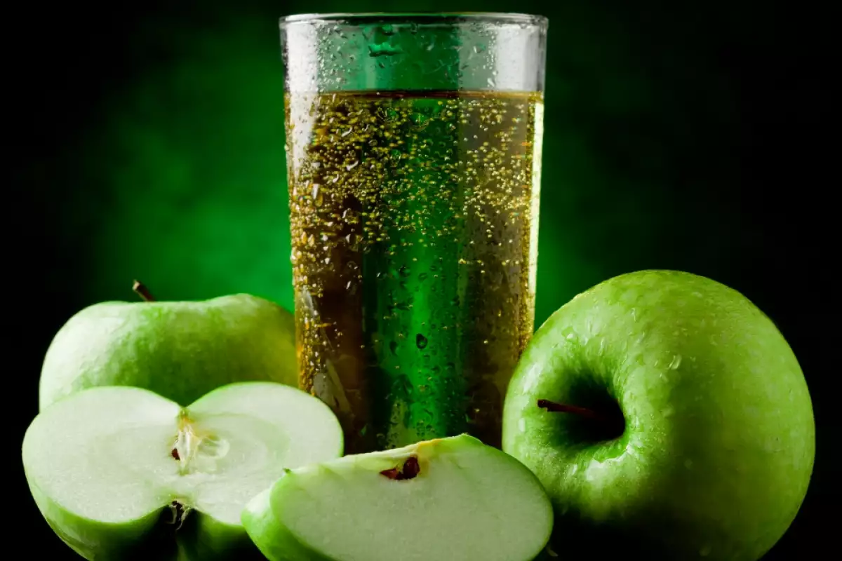 Tento nápoj skvěle osvěží v horkém dni. Můžete ho připravit ze 2 levných ingrediencí