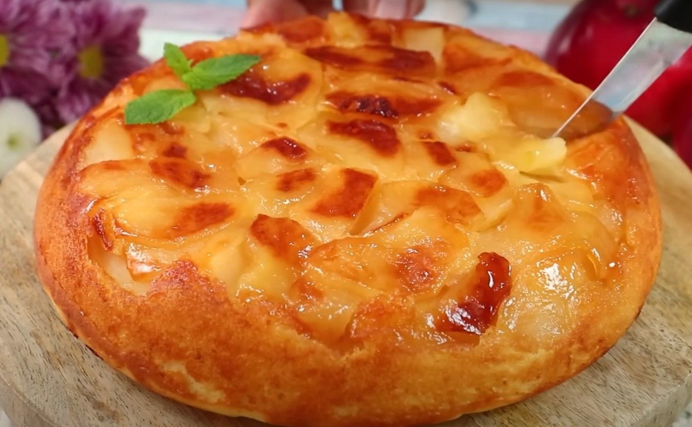 Jablečný koláč bez trouby: vynikající domácí recept, který se připravuje na pánvi