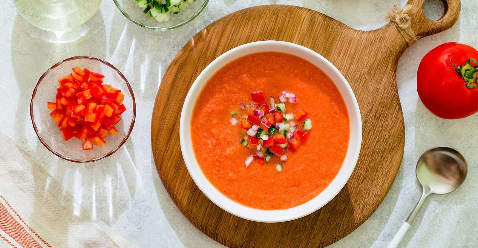 Správný způsob přípravy gazpacho krok za krokem, jako opravdový Andalusan: osvěžující a chutné