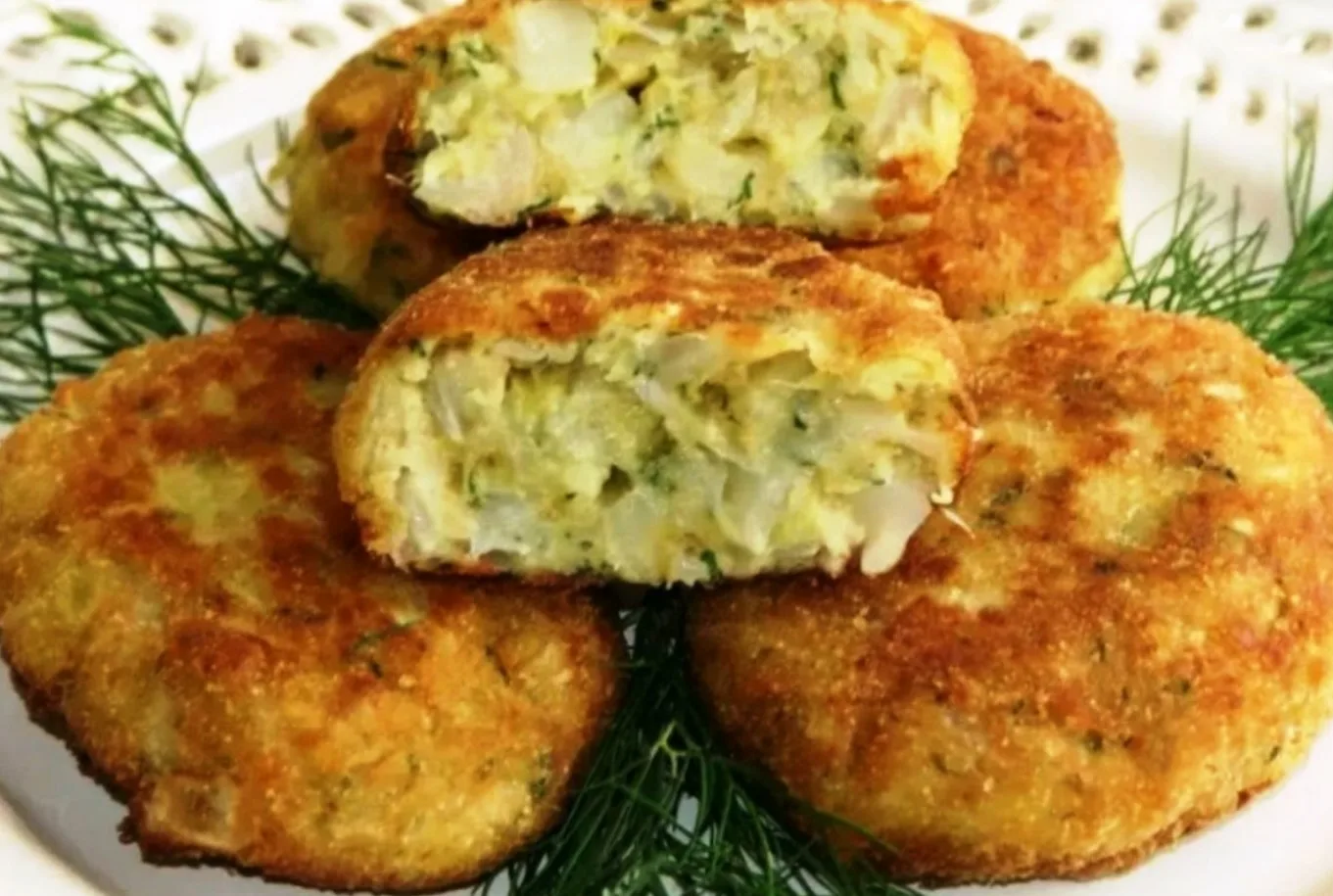 Karbanátky z mladého zelí – vaše rodina je bude milovat. Jednoduchý recept