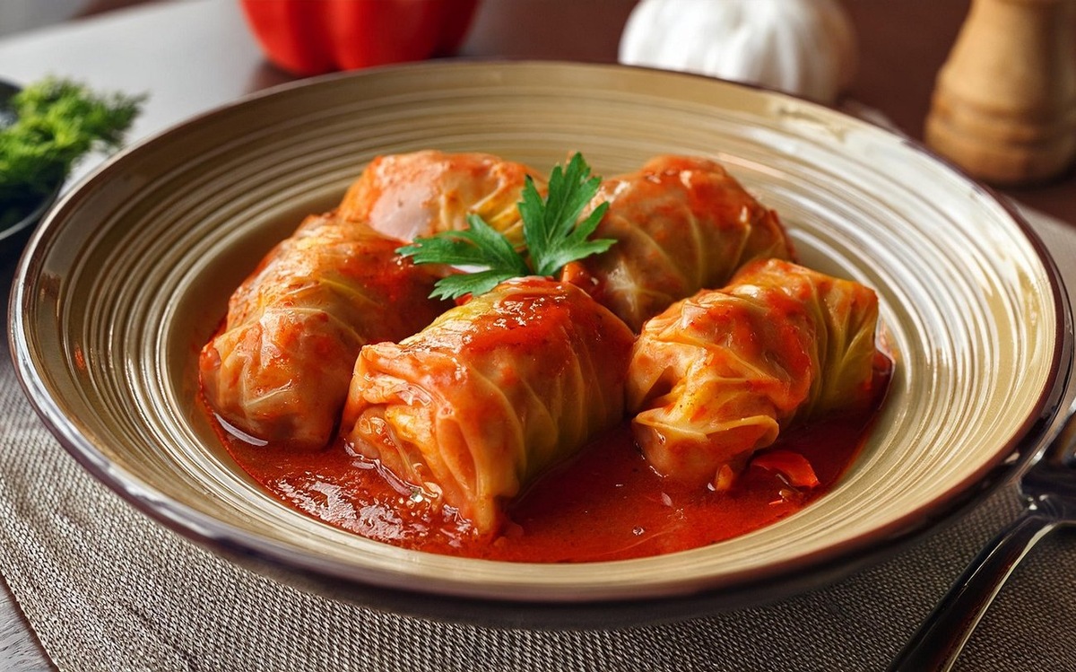Tento recept na zelné rolky pochází z roku 1913. Dnes už je nikdo nejí, ale jejich chuť je opravdovým mistrovským dílem.