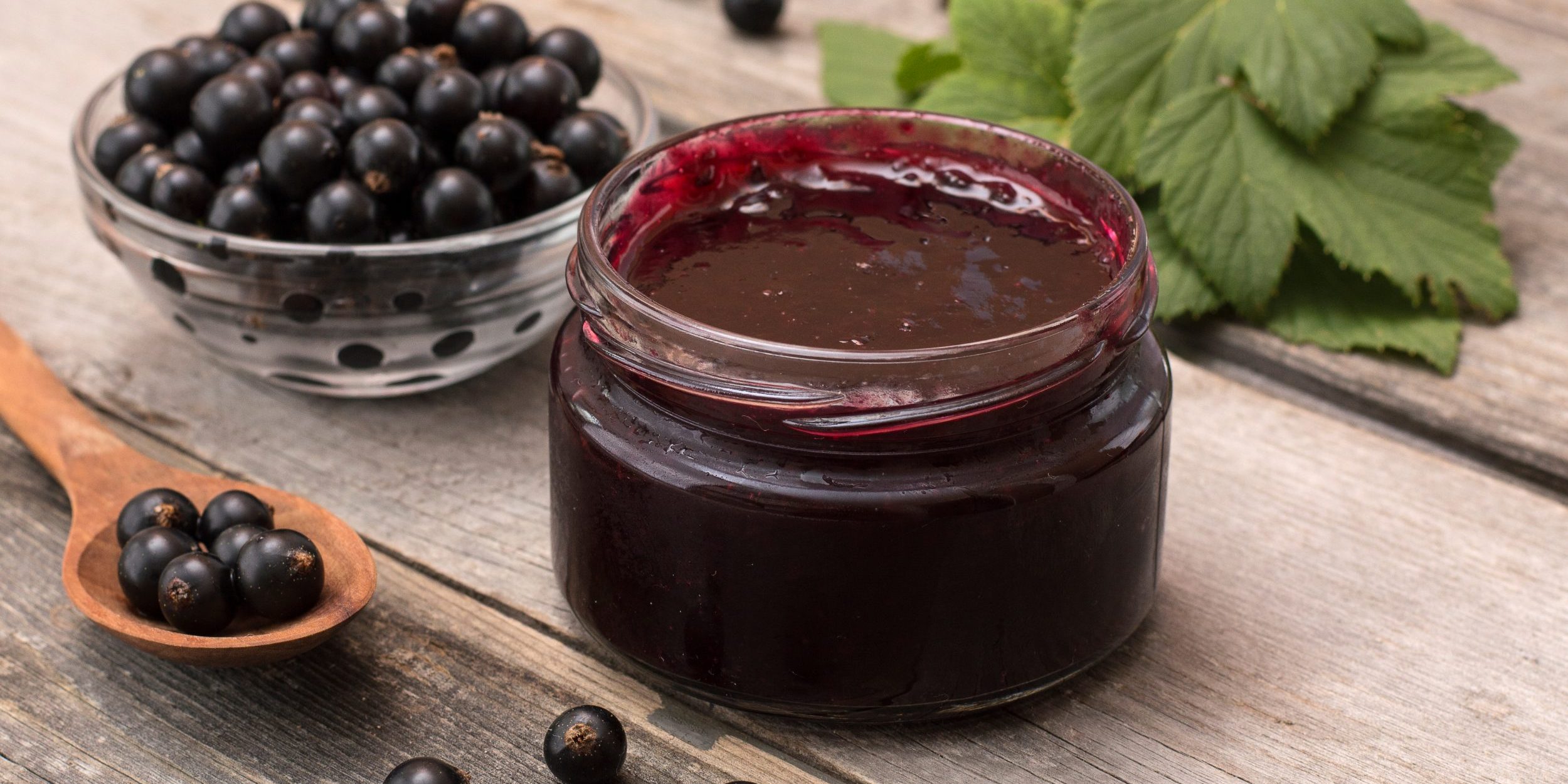 Toto je nejlepší recept na džem z černého rybízu. Bez jakýchkoli želírujících látek
